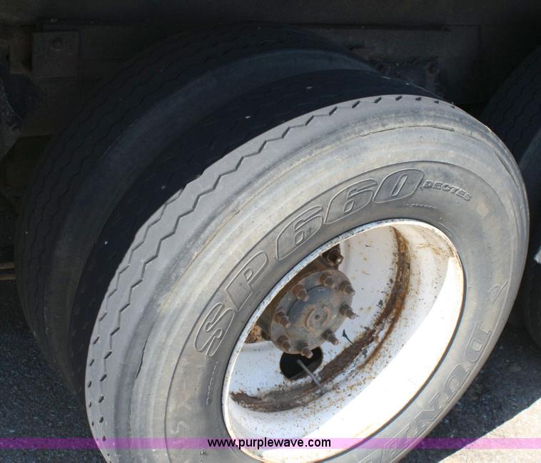 image for item 6634 1994 Freightliner dump truck