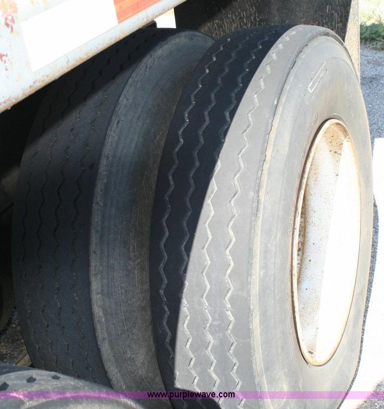 image for item 6634 1994 Freightliner dump truck