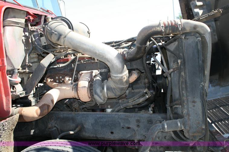 image for item 6634 1994 Freightliner dump truck