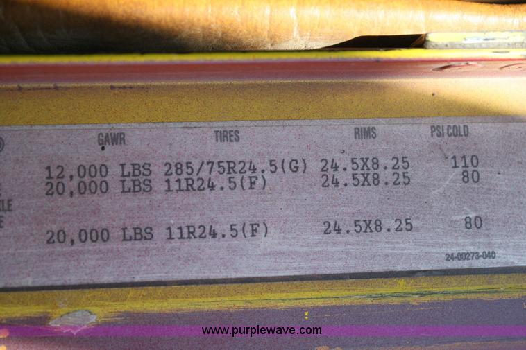 image for item 6634 1994 Freightliner dump truck