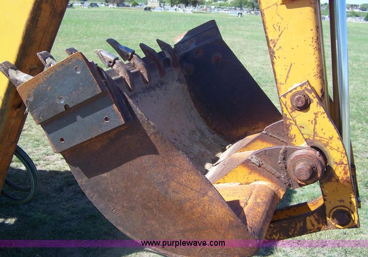 image for item 7370 1974 Case 480B Construction King backhoe