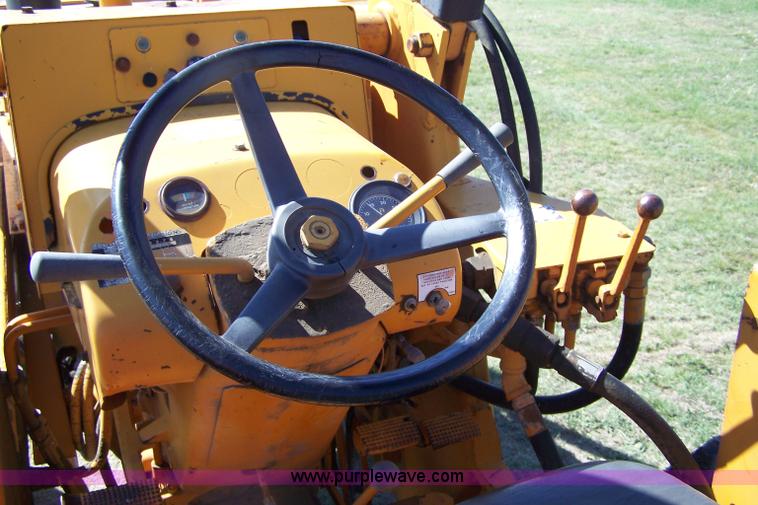 image for item 7370 1974 Case 480B Construction King backhoe