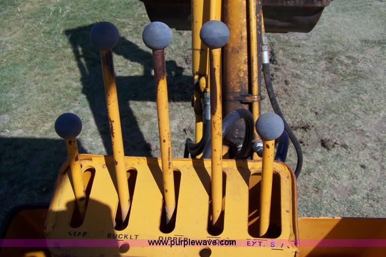 image for item 7370 1974 Case 480B Construction King backhoe