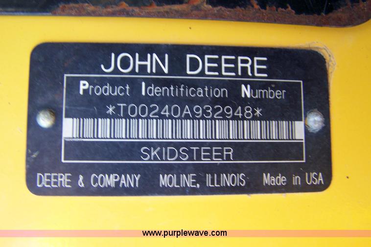 image for item 7377 2004 John Deere 240II skid steer