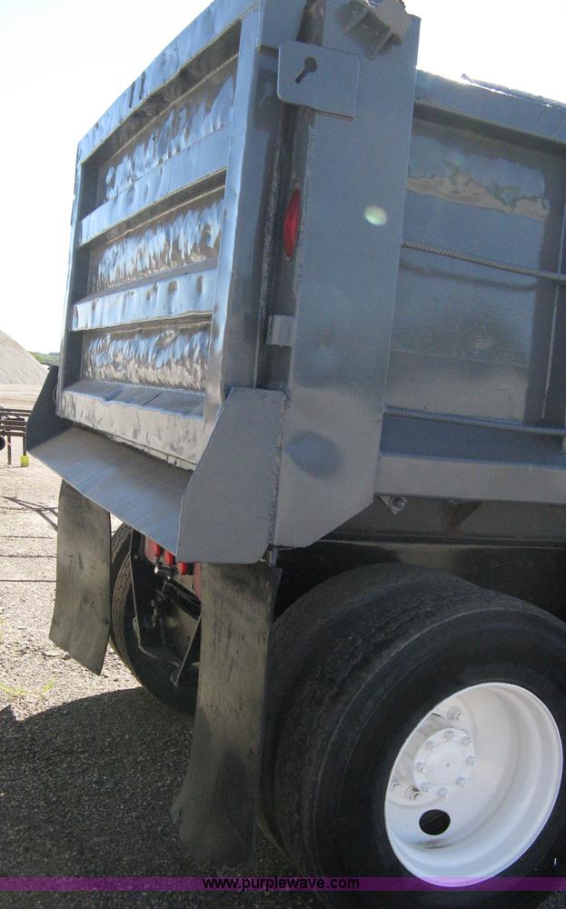 image for item 8000 1996 Ford LNT8000 dump truck