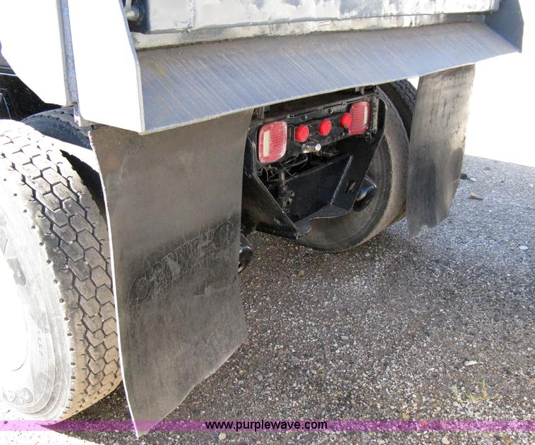 image for item 8000 1996 Ford LNT8000 dump truck