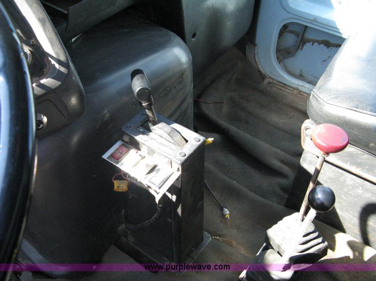 image for item 8000 1996 Ford LNT8000 dump truck