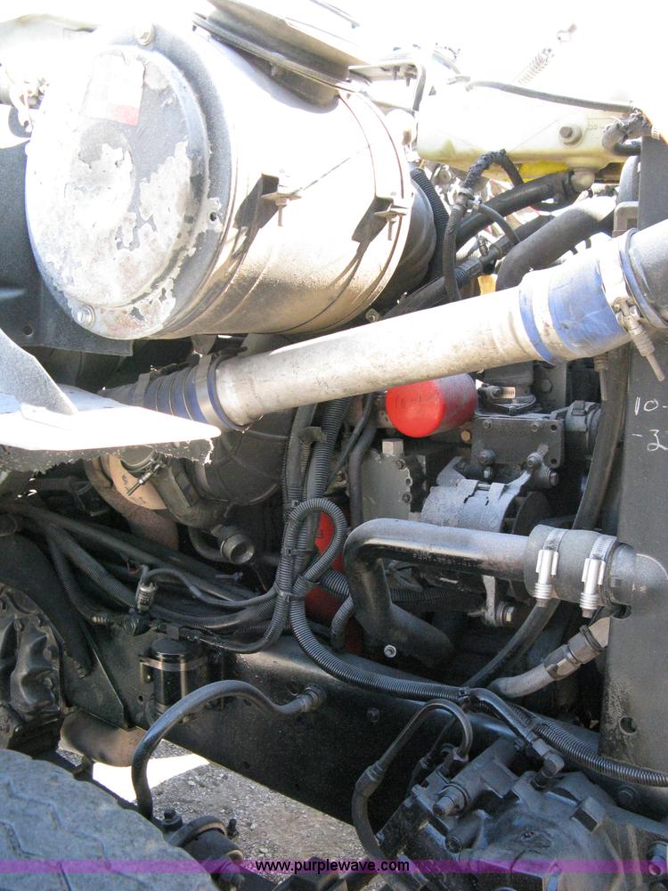 image for item 8000 1996 Ford LNT8000 dump truck