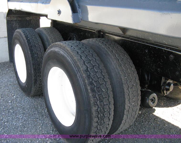 image for item 8000 1996 Ford LNT8000 dump truck