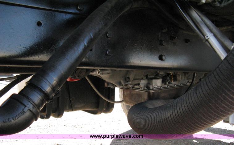 image for item 8000 1996 Ford LNT8000 dump truck