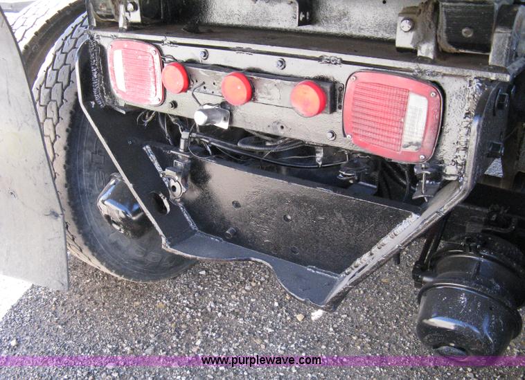 image for item 8000 1996 Ford LNT8000 dump truck