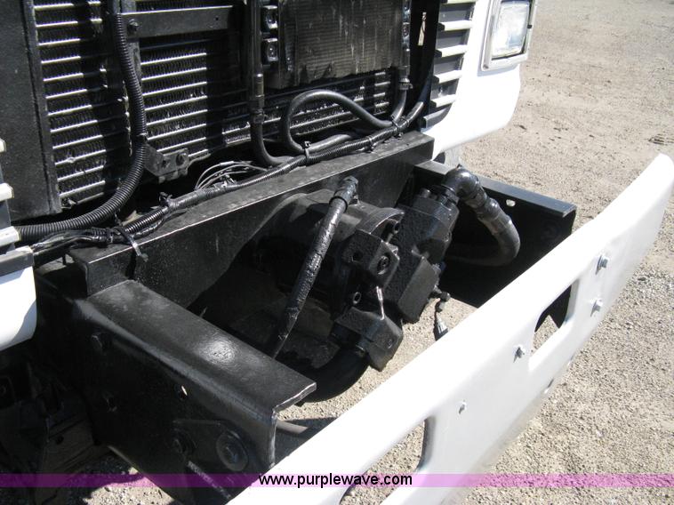 image for item 8000 1996 Ford LNT8000 dump truck