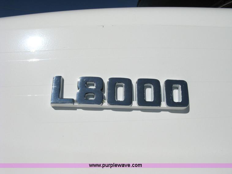 image for item 8000 1996 Ford LNT8000 dump truck