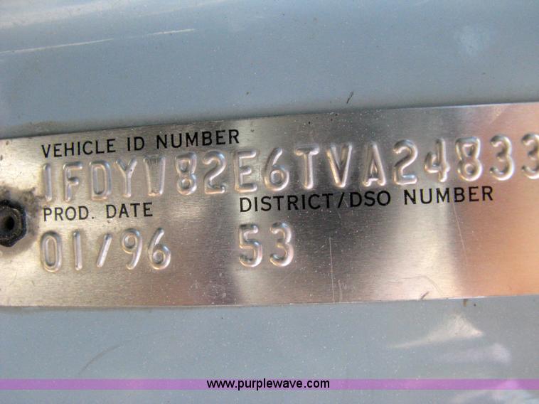 image for item 8000 1996 Ford LNT8000 dump truck