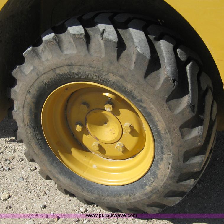 image for item 8030 2006 Caterpillar 904B wheel loader
