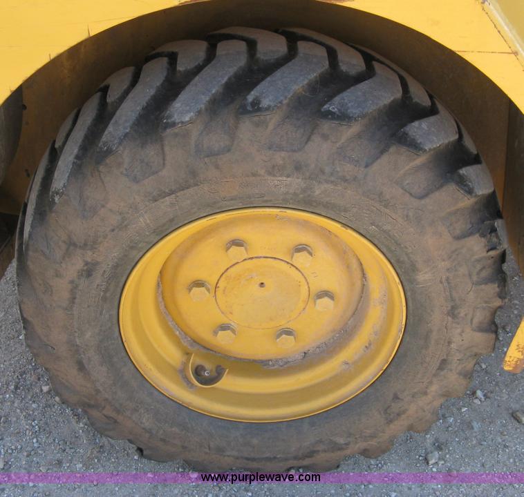 image for item 8030 2006 Caterpillar 904B wheel loader