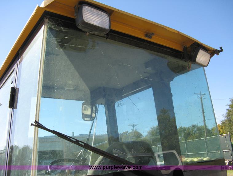 image for item 8030 2006 Caterpillar 904B wheel loader