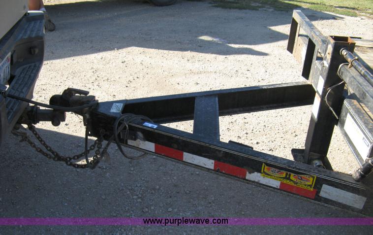 image for item 8031 2007 PJ tandem axle flat bed trailer