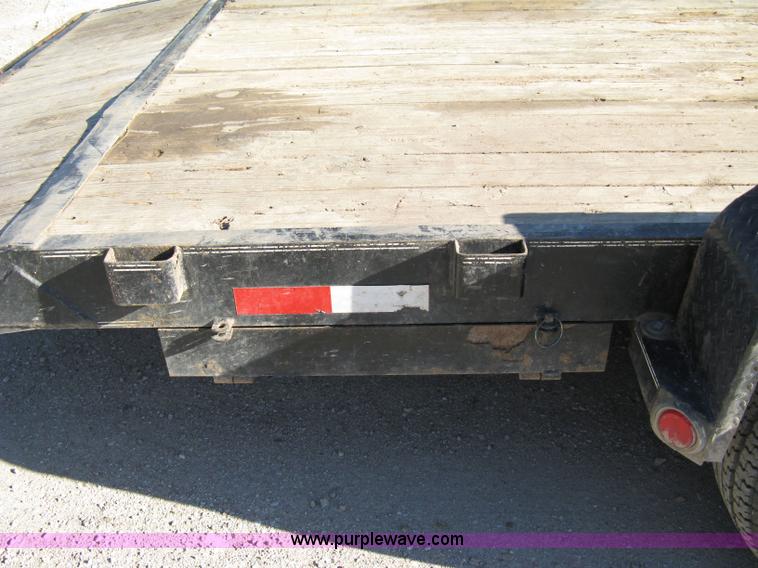 image for item 8031 2007 PJ tandem axle flat bed trailer