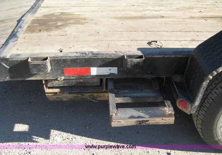 image for item 8031 2007 PJ tandem axle flat bed trailer