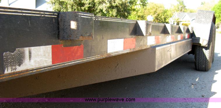 image for item 8031 2007 PJ tandem axle flat bed trailer