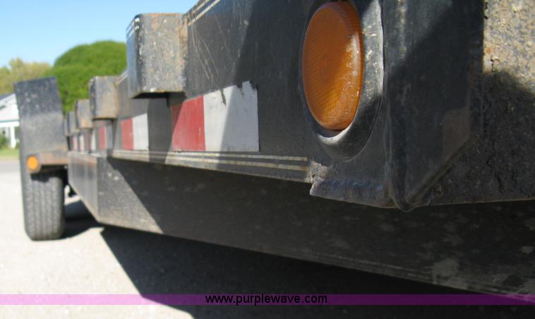 image for item 8031 2007 PJ tandem axle flat bed trailer