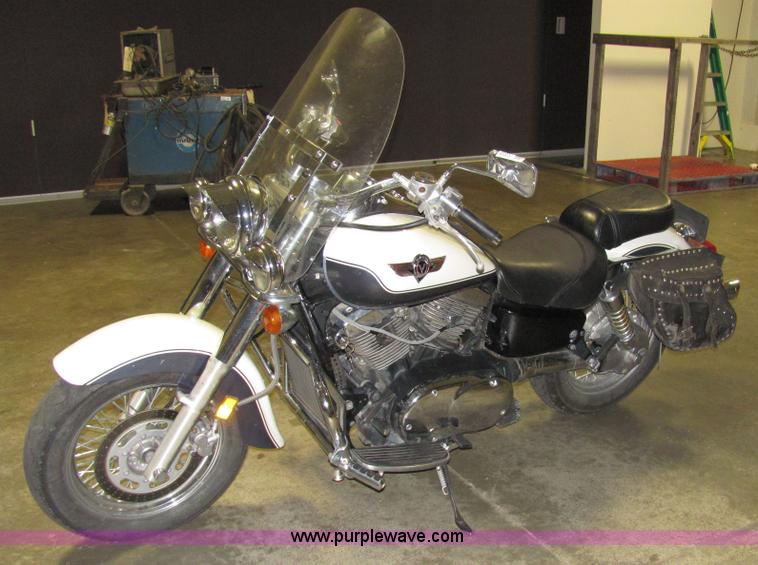 image for item 2095 1997 Kawasaki Vulcan Classic Fire and Steel motorcycle