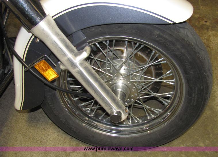 image for item 2095 1997 Kawasaki Vulcan Classic Fire and Steel motorcycle