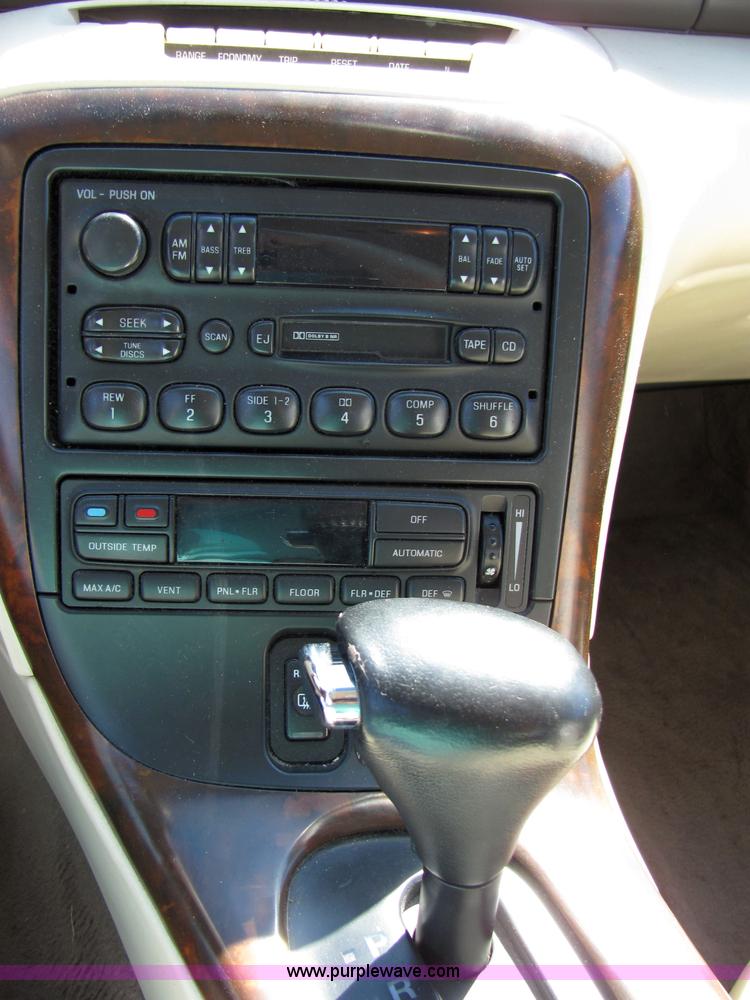 image for item 2096 1998 Lincoln Mark VIII