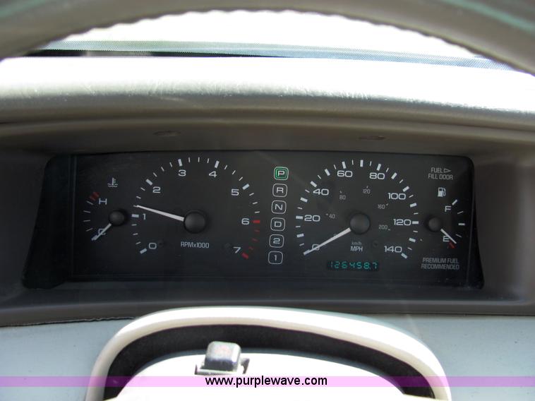 image for item 2096 1998 Lincoln Mark VIII