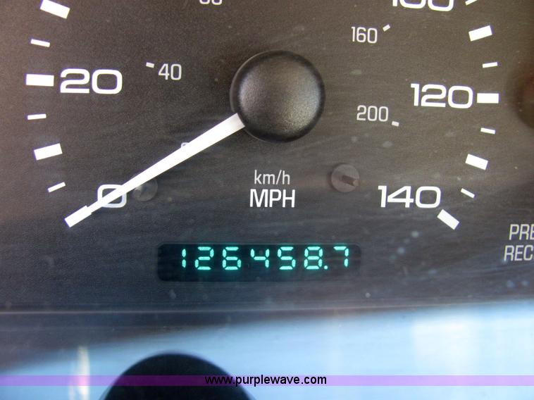 image for item 2096 1998 Lincoln Mark VIII