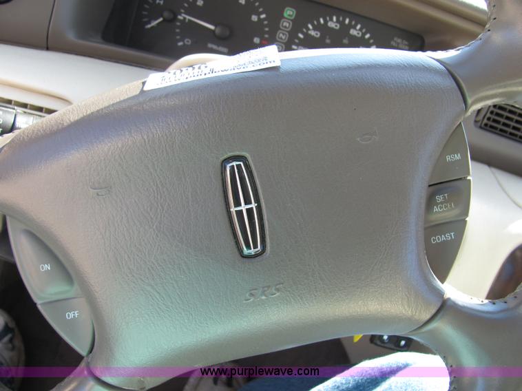 image for item 2096 1998 Lincoln Mark VIII