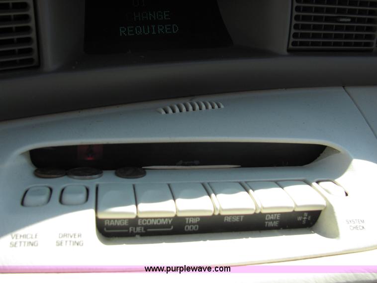 image for item 2096 1998 Lincoln Mark VIII