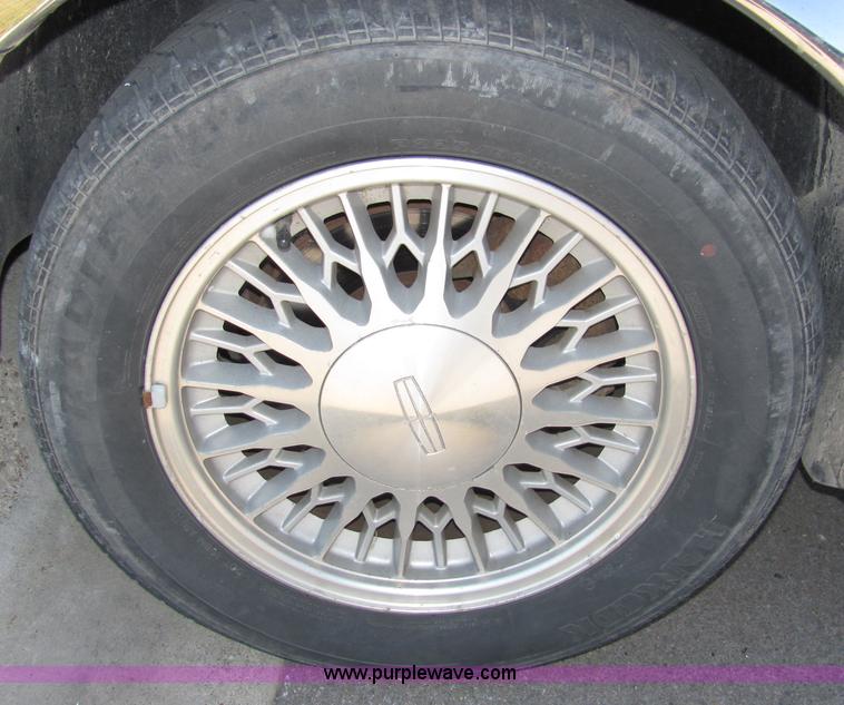 image for item 2096 1998 Lincoln Mark VIII