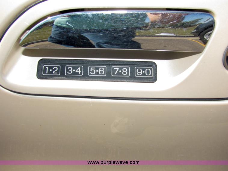 image for item 2096 1998 Lincoln Mark VIII