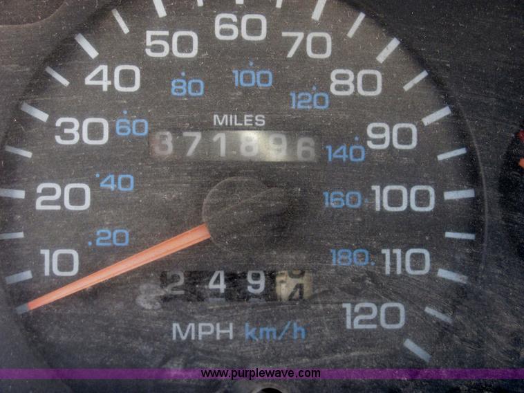 image for item 2098 1996 Dodge Ram 2500 Laramie SLT pickup truck