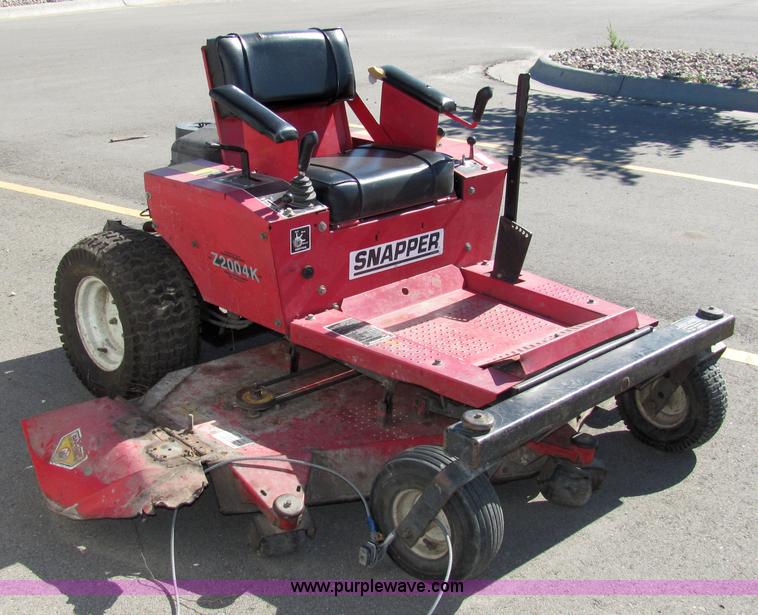 image for item 2103 Snapper Z2004K riding mower