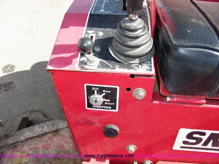 image for item 2103 Snapper Z2004K riding mower