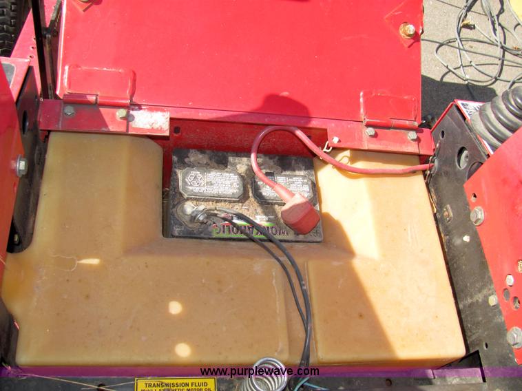 image for item 2103 Snapper Z2004K riding mower