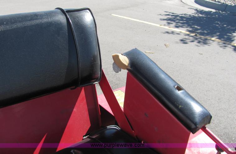 image for item 2103 Snapper Z2004K riding mower