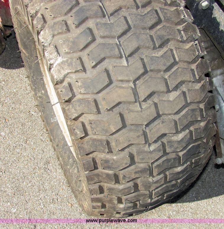 image for item 2103 Snapper Z2004K riding mower