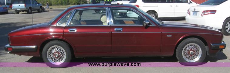 image for item 3026 1990 Jaguar XJ Vanden Plas Majestic