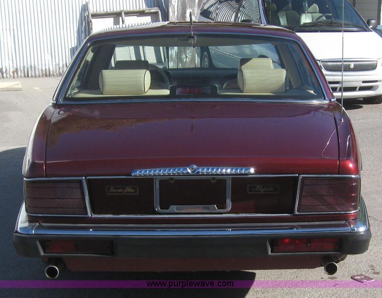 image for item 3026 1990 Jaguar XJ Vanden Plas Majestic