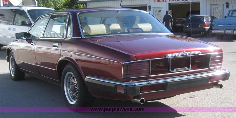 image for item 3026 1990 Jaguar XJ Vanden Plas Majestic