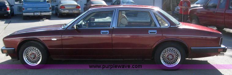 image for item 3026 1990 Jaguar XJ Vanden Plas Majestic
