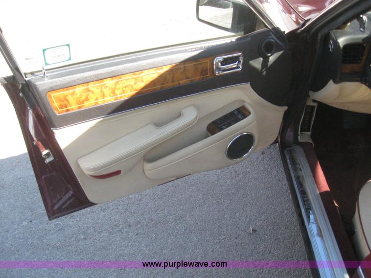 image for item 3026 1990 Jaguar XJ Vanden Plas Majestic