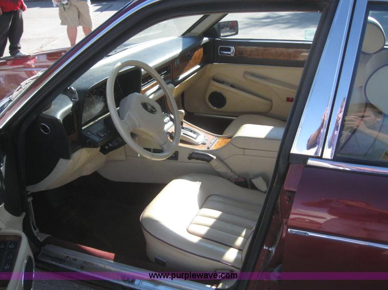 image for item 3026 1990 Jaguar XJ Vanden Plas Majestic