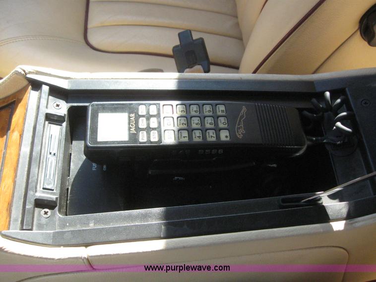 image for item 3026 1990 Jaguar XJ Vanden Plas Majestic