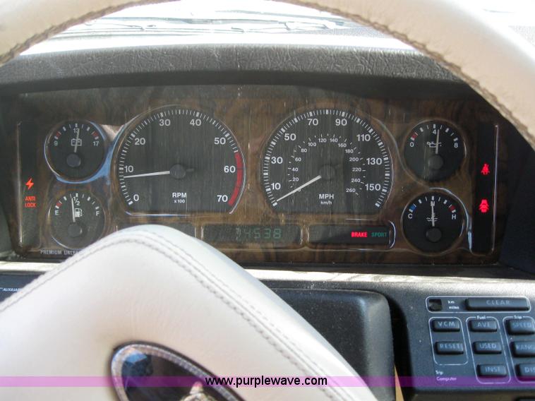 image for item 3026 1990 Jaguar XJ Vanden Plas Majestic