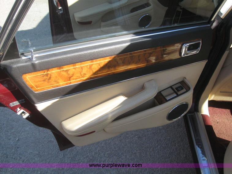 image for item 3026 1990 Jaguar XJ Vanden Plas Majestic